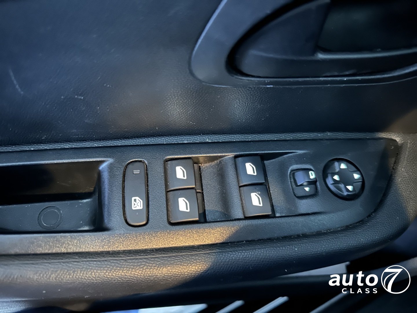 PEUGEOT 208 - Foto 13